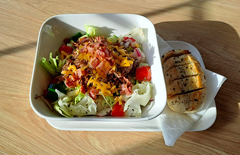 Kafe Poke Bowl ve Věži