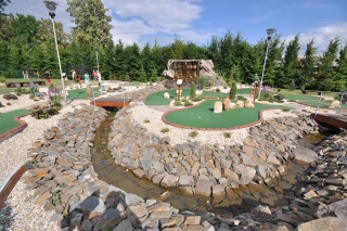 Adventure golf