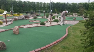 Adventure golf