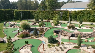 Adventure golf