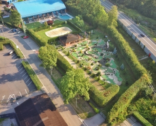 Adventure golf