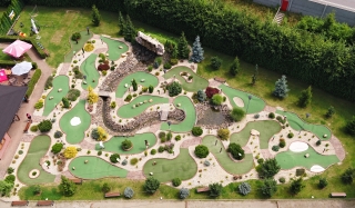 Adventure golf