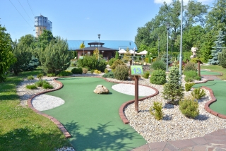Adventure golf