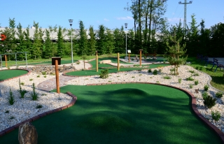 Adventure golf
