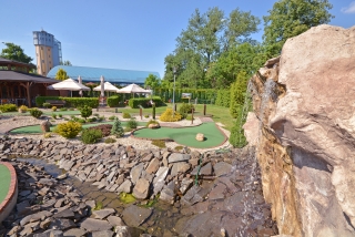 Adventure golf