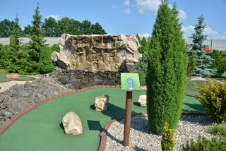 Adventure golf