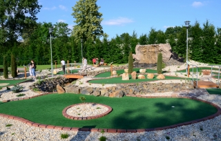 Adventure golf